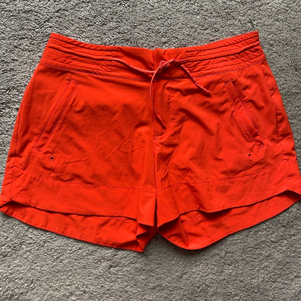 Athleta size 4 tall shorts new without tags